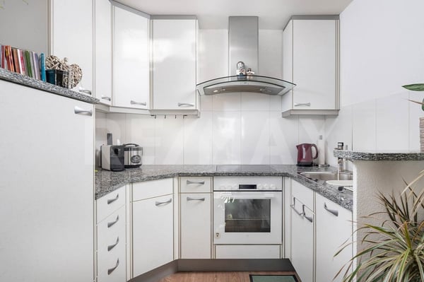 Charmante 1.5-Zimmer-Wohnung mit Sonnenbalkon und schöner Fernsicht 7