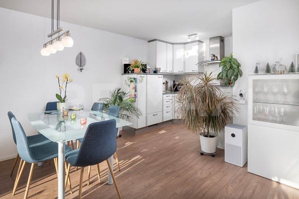 Charmante 1.5-Zimmer-Wohnung mit Sonnenbalkon und schöner Fernsicht 6