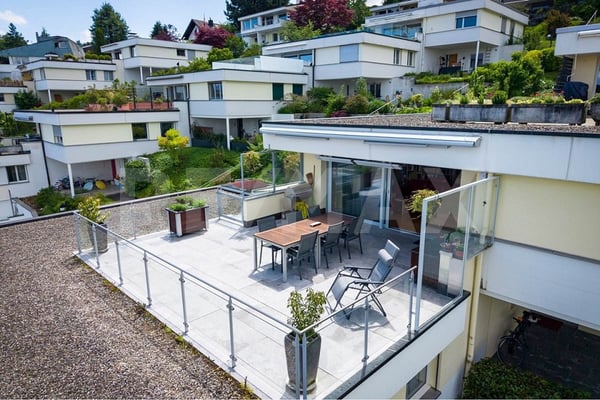 Gepflegtes 5.5-Zimmer-Terrassenhaus mit unverbaubarer Seesicht in Wädenswil! 1