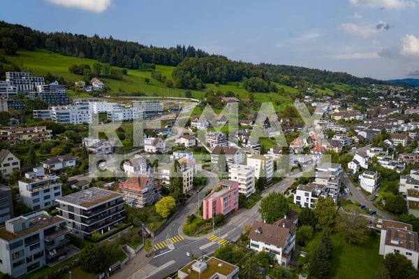 Vielseitig nutzbare Gewerbe-oder Praxisräume an attraktiver Lage 10