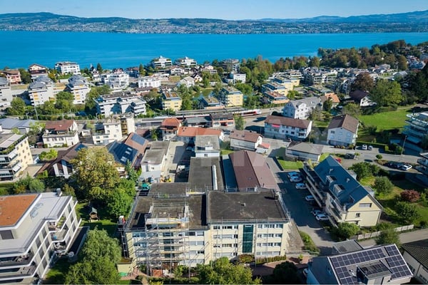 Schöne 4-Zimmer Wohnung mit wundervollem Blick auf den Zürichsee 3