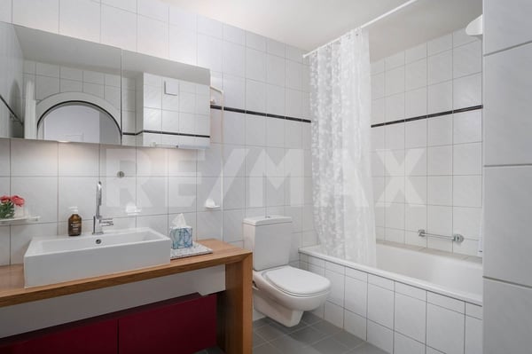 Grosszügige 3.5-Zimmer Wohnung in steuergünstiger Gemeinde 9