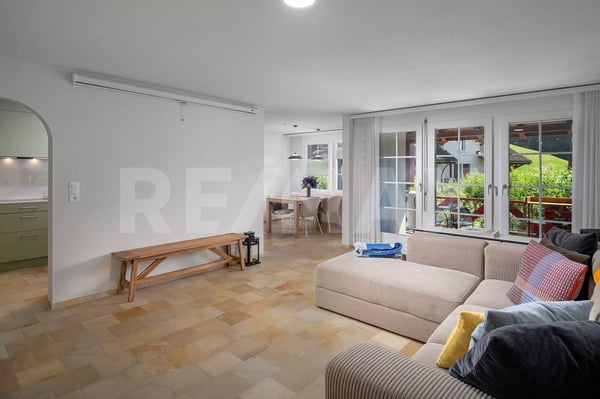 Grosszügige 3.5-Zimmer Wohnung in steuergünstiger Gemeinde 5