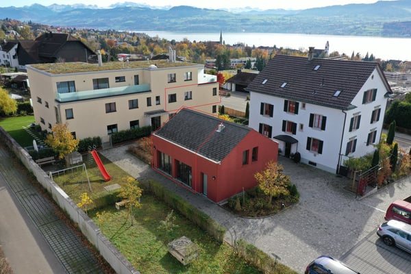 Moderne 1.5-Zimmer-Wohnung mit Blick auf den See- und in die Berge 2