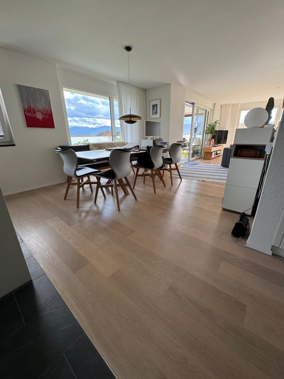 Moderne 1.5-Zimmer-Wohnung mit Blick auf den See- und in die Berge 23