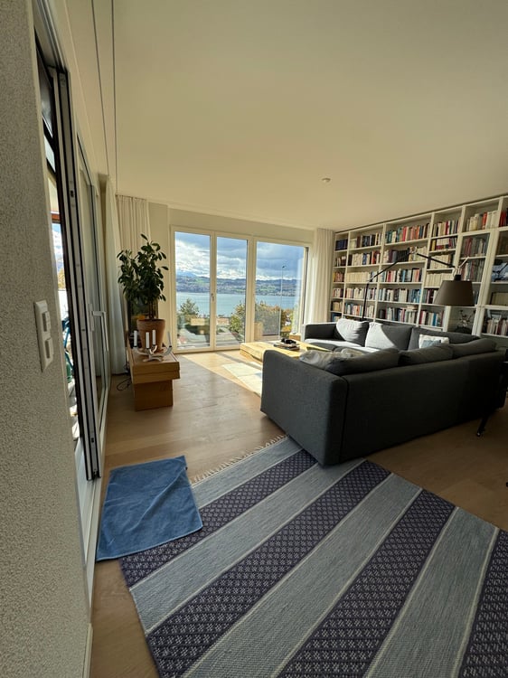 Moderne 1.5-Zimmer-Wohnung mit Blick auf den See- und in die Berge 18