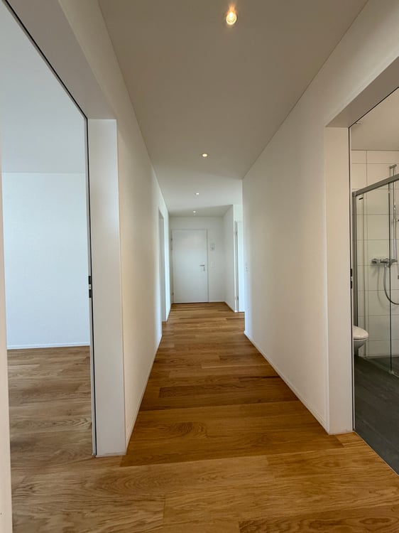 Moderne 4.5-Zimmer-Wohnung mit Blick auf den See- und in die Berge 20