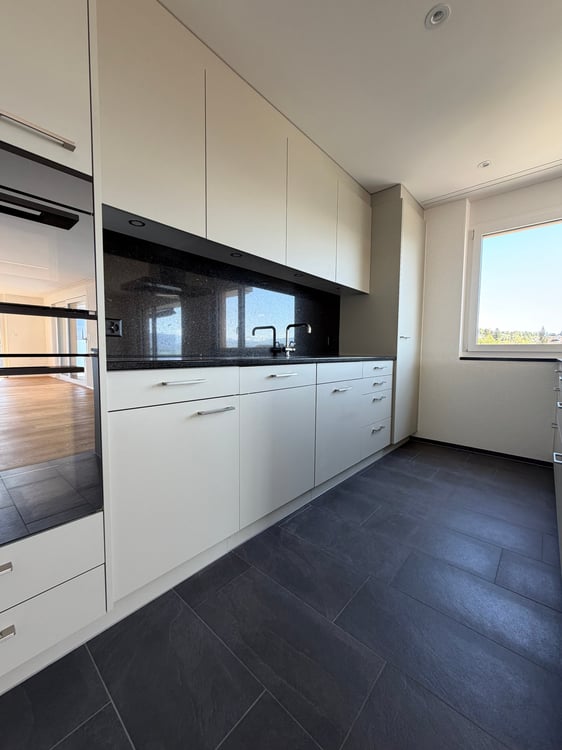 Moderne 4.5-Zimmer-Wohnung mit Blick auf den See- und in die Berge 25