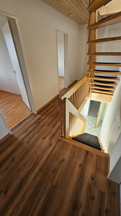 Wohnen am Dorfrand / 3.5 Zimmer Maisonette mit offenem Dachstock 6