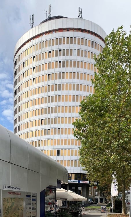 An zentraler Lage und unweit vom Kinderspital Einstellplatz zu mieten 1