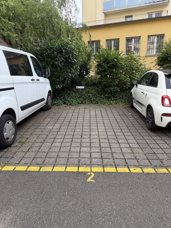 Aussenparkplatz zu Vermieten 13
