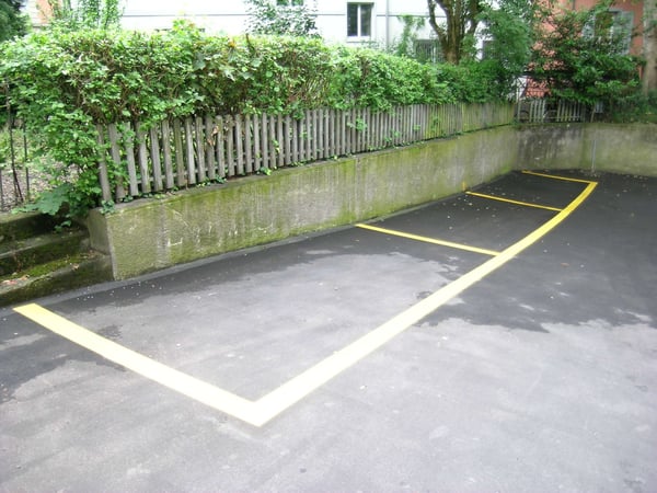 Aussenparkplatz direkt am Steinwiessplatz 2