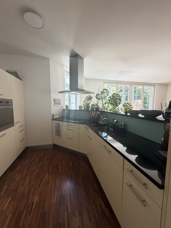 Helle 3.5 Zimmerwohnung am Klosterplatz mit viel Charme 5