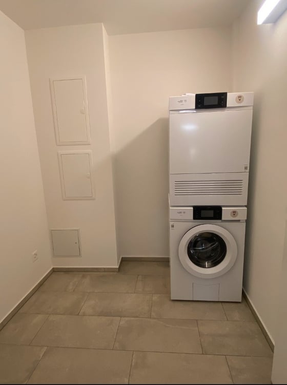 Entdecken Sie diese wunderschöne 3.5-Zimmerwohnung im Herzen des beliebten Kreises 7 9