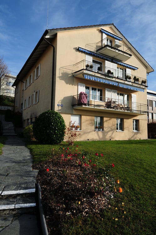 Schöne 2.5- Zimmerwohnung an der Seestrasse in Zollikon 1