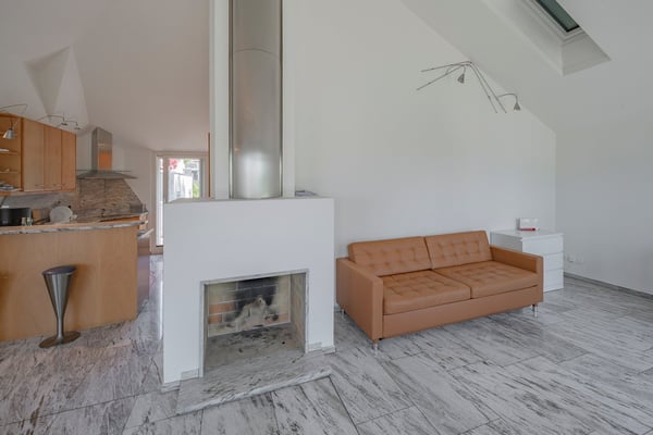 Charmante 2.5-Zimmer-Attikawohnung mit Terrasse in Uitikon 8