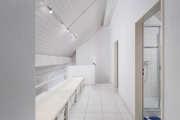 Charmante 6.5-Zimmer-Dachmaisonette mit Cheminée & Weitsicht 12