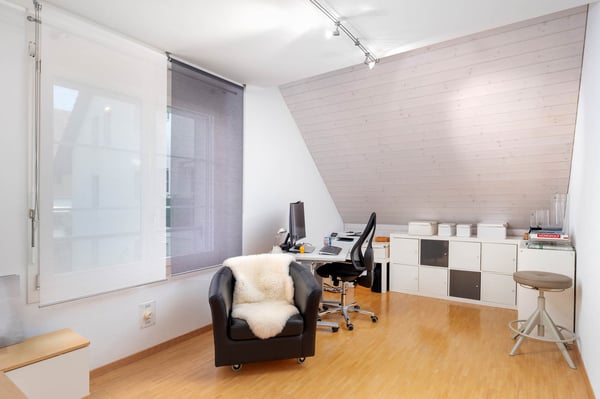 Charmante 6.5-Zimmer-Dachmaisonette mit Cheminée & Weitsicht 10