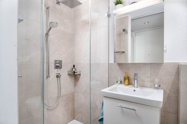 Zentrale 3 ½ -Zimmer-Wohnung... 4