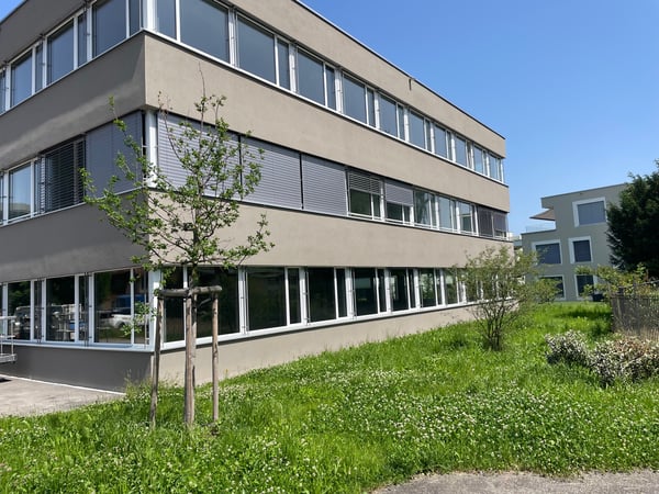 Gewerbehaus Rüti - moderne und vielseitige Gewerbeflächen 2