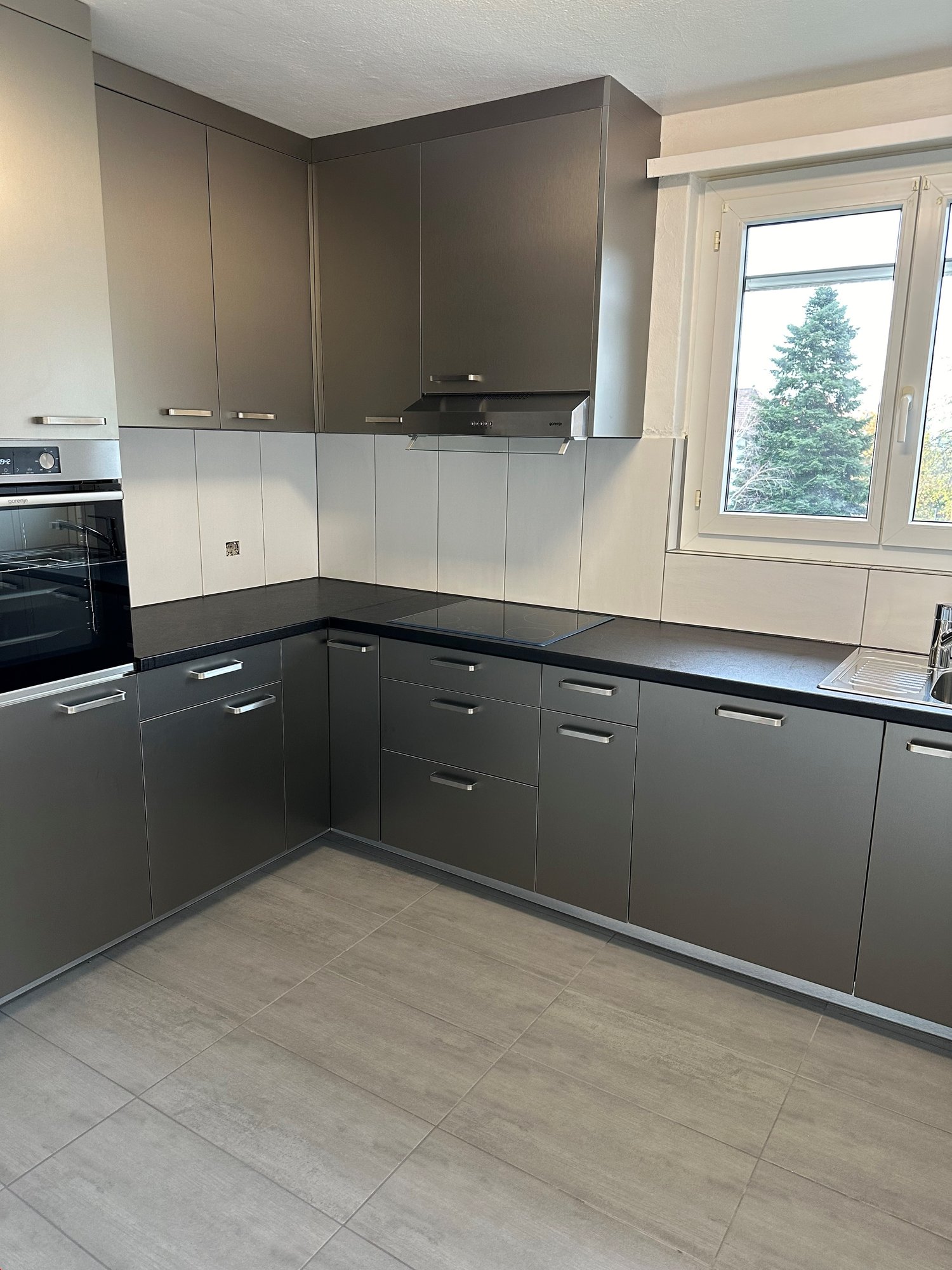 Bild geräumige und helle 5 ½-Zimmer-Wohnung mit Balkon