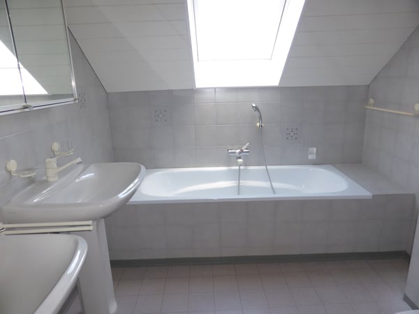 gemütlich 1-Zimmer-Dachwohnung - Krontalstr. 9, SG 6