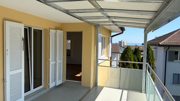 Komplett renovierte 4-Zimmer-Wohnung mit grossem Balkon 5