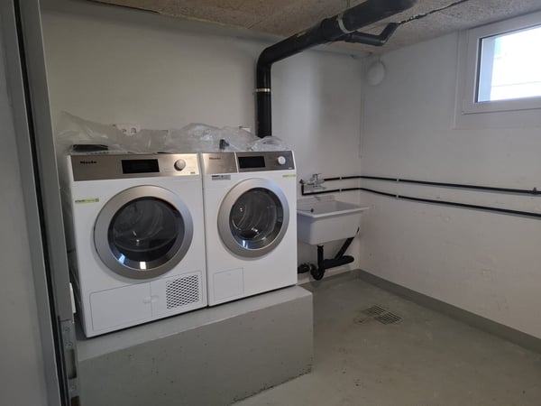 Komplett renovierte 4-Zimmer-Wohnung mit grossem Balkon 15