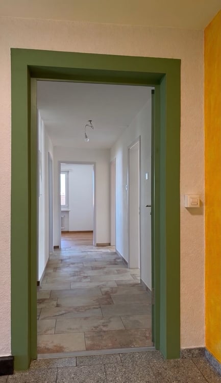 Komplett renovierte 4-Zimmer-Wohnung mit grossem Balkon 7