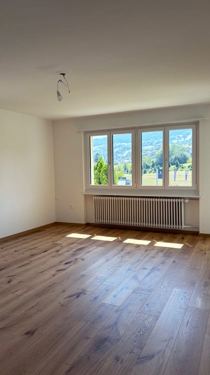 Komplett renovierte 4-Zimmer-Wohnung mit grossem Balkon 12