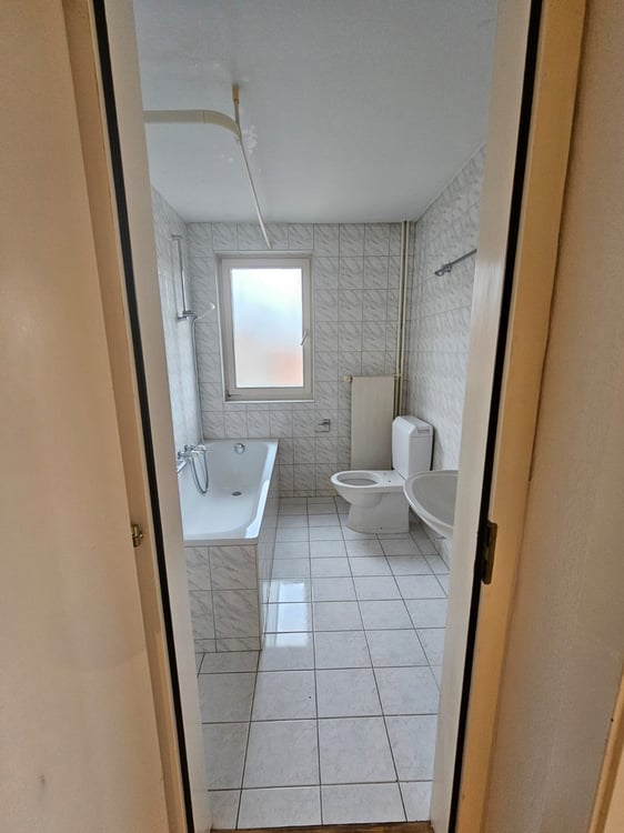 Freundliche, lichtdurchflutete 1-Zimmer-Wohnung in Biel 5