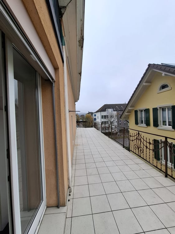 Wunderschöne 1 Zimmerwohnung mit einem riesen Balkon zu vermieten 12