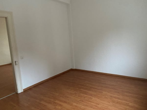 Wunderschöne 1 Zimmerwohnung mit einem riesen Balkon zu vermieten 23