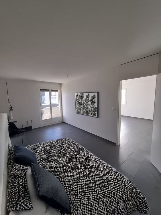 Frisch renovierte 1.5-Zimmer-Wohnung – modern, hell und sofort bezugsbereit! 2