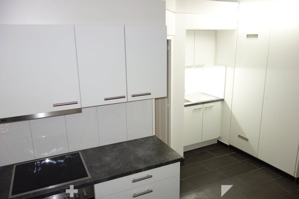 Neuwertige unmöblierte 3.5 Zimmerwohnung zentral in Biel 5