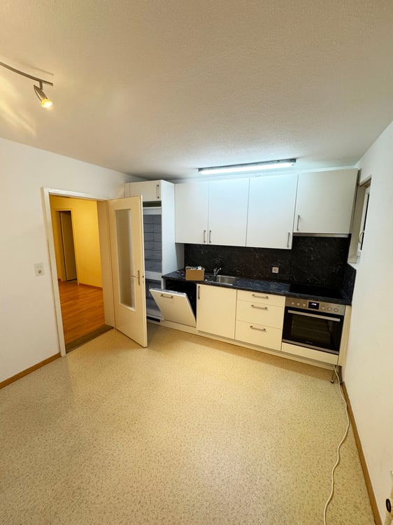 Geräumige 4 Zimmerwohnung zu vermieten 6