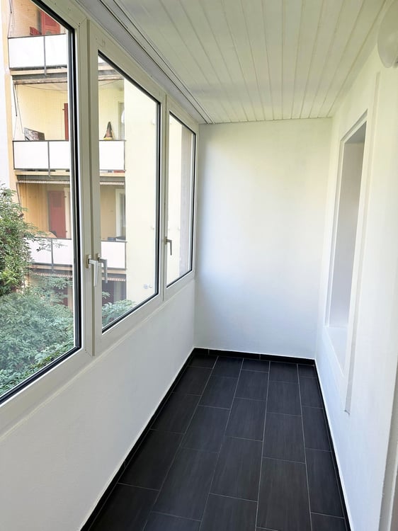 Charmante 2-Zimmerwohnung mit geschlossenem Balkon an der Schlossgasse 15, Basel 7