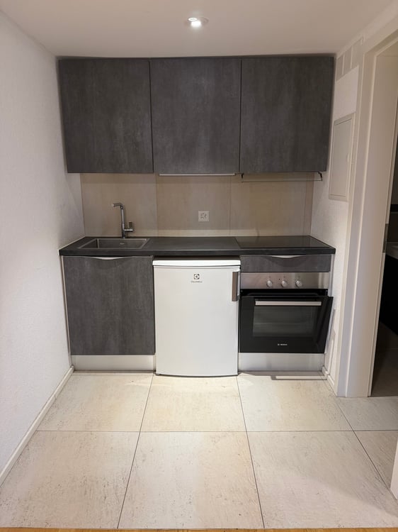 Charmante, möblierte 2-Zimmer-Wohnung mit Balkon in Rorschach 1