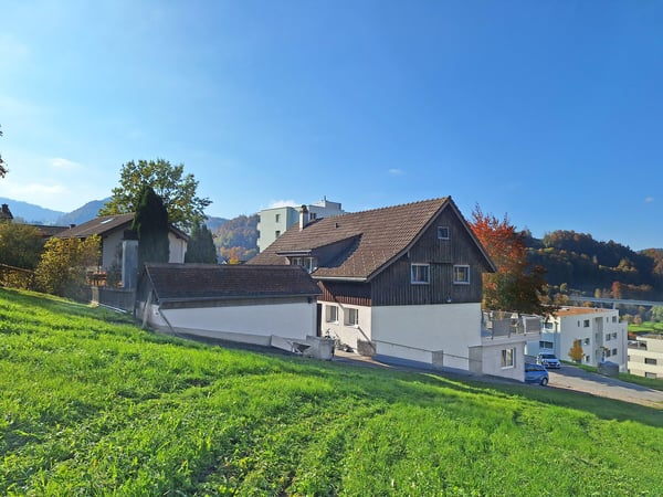 Ihr neues Zuhause mit hauseigener Quelle wartet auf Sie! 2