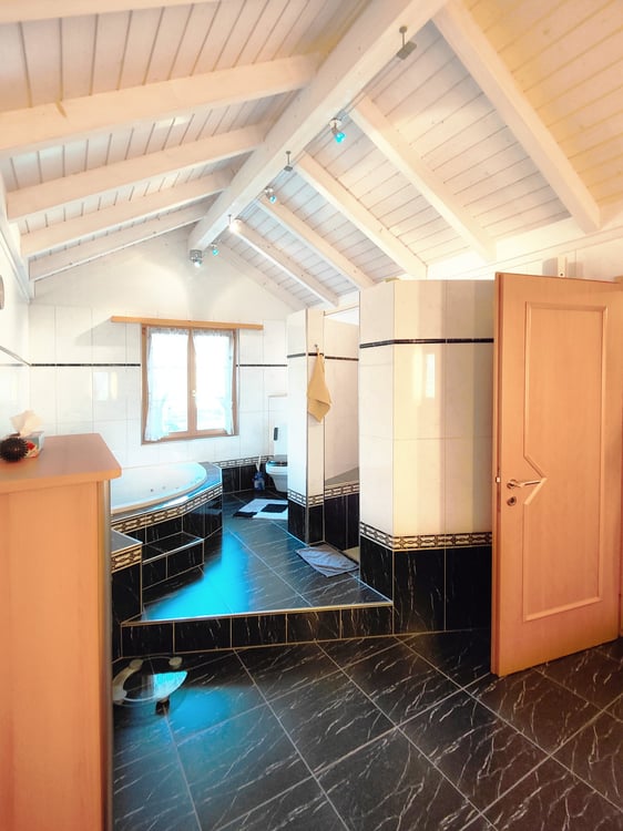 Exklusive Maisonette Wohnung mit grossem Garten 3