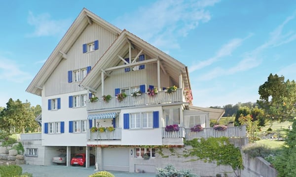 Exklusive Maisonette Wohnung mit grossem Garten 1