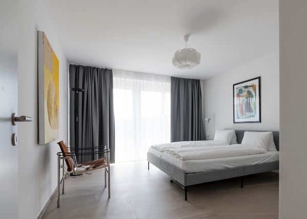 Furnished 1-Bedroom Apartment Zurich Wiedikon – central, Balcony & cleaning Servic 6