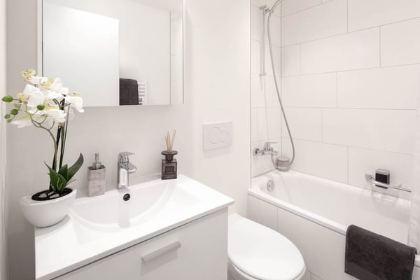 Central Furnished Studio Apartment in Zurich – Short Term with Cleaning 3