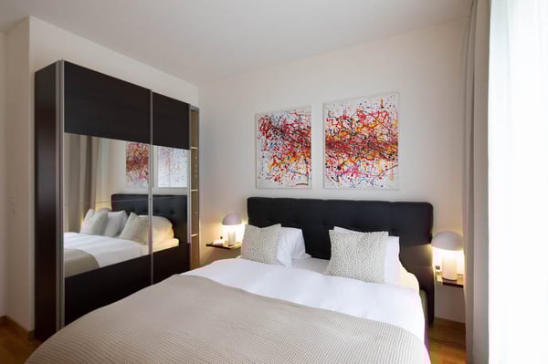 1-Bedroom Furnished Apartment in Central Zurich – Balcony/Garden & Weekly Cleaning 3