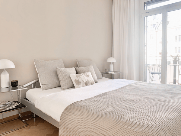 Spacious 1-bedroom apartment with balcony and weekly cleaning service for rent 6