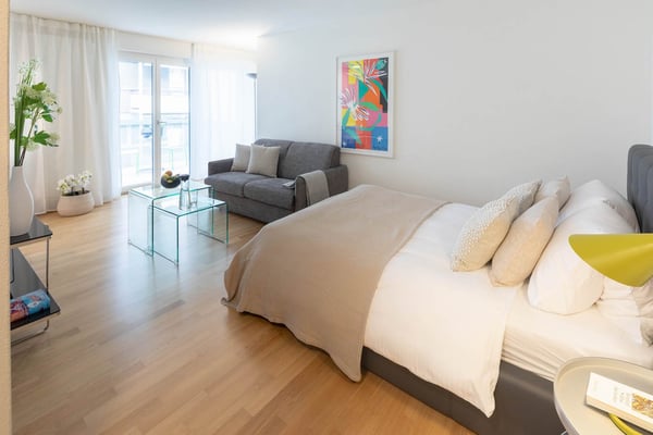 Cozy Furnished 1.5-Room Apartment with Balcony in Zürich Wiedikon 4