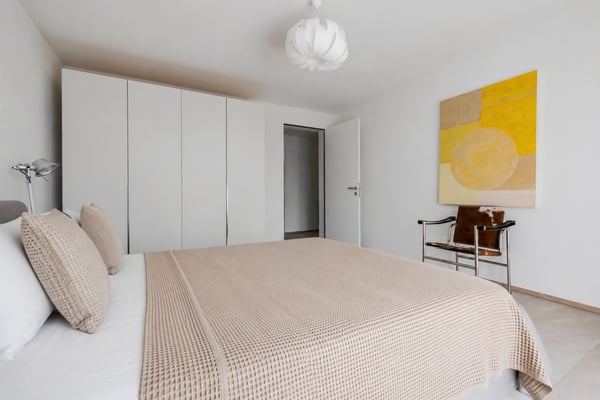 Furnished 2-Bedroom Apartment Zurich Wiedikon – central, Balcony & cleaning Servic 9