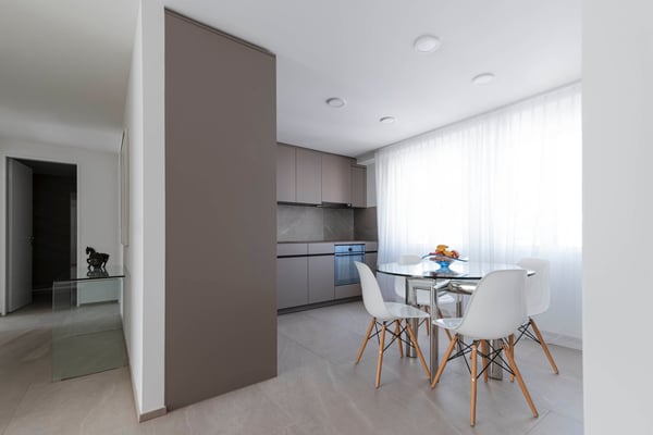 Furnished 2-Bedroom Apartment Zurich Wiedikon – central, Balcony & cleaning Servic 5
