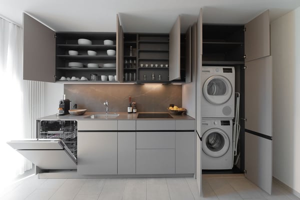 Modern Furnished 3.5-Room Apartment in Zürich's Prestigious 8008 District 19