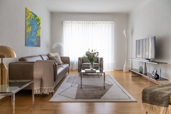 Modern Furnished 3.5-Room Apartment in Zürich's Prestigious 8008 District 4